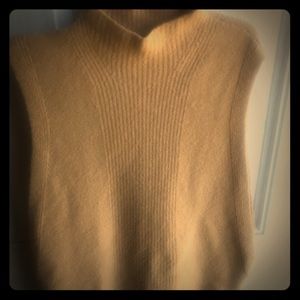 BANANA REPUBLIC CAMEL SWEATER WITH SLITS ON SIDE